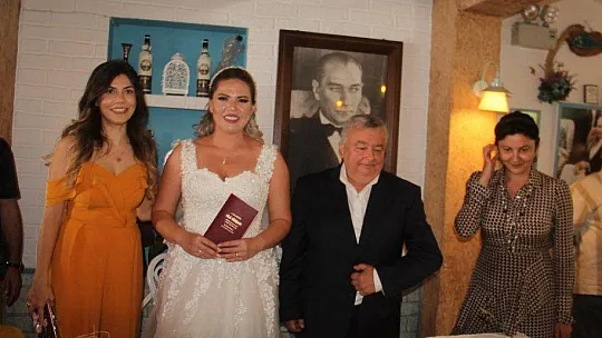 ÜNLÜ PROFESÖR FETHİYE'DE DÜNYA EVİNE GİRDİ 
