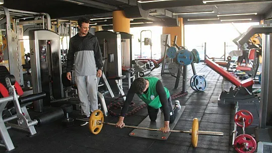 Lokman Hekim Fethiye Belediyespor salonda çalıştı