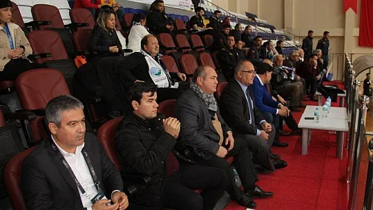 Sessiz maçın kazananı Merkez Efendi 88-106
