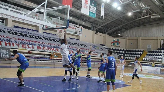 Sessiz maçın kazananı Merkez Efendi 88-106