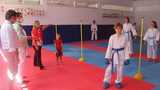 Milli Sporculardan Kaymakam Fırat'a Özel Gösteri