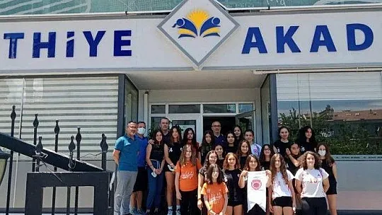 Fethiye Voleybol SK ile Akademi Koleji arasında dev sponsorluk anlaşması