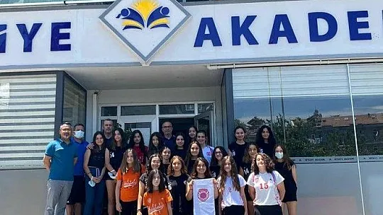 Fethiye Voleybol SK ile Akademi Koleji arasında dev sponsorluk anlaşması