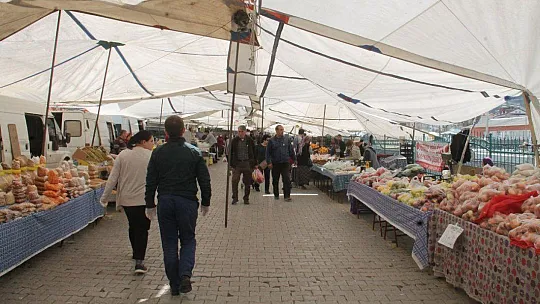 Salı Pazarı'nda Sessizlik Hakimdi 