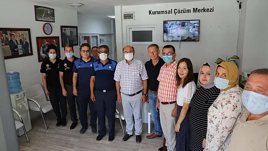 BAŞKAN OTGÖZ'DEN BELEDİYE ÇALIŞANLARINA BAYRAM ZİYARETİ