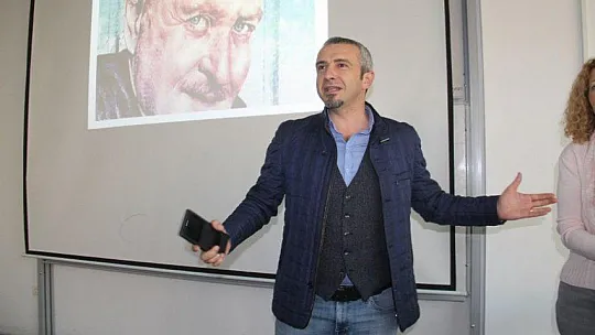 Gökmen, 'Nazım sevginin şairidir'