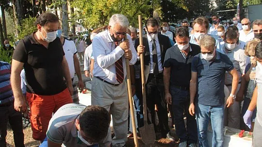 ALİ HİLMİ DÖĞERLİ, SON YOLCULUĞUNA DUALARLA UĞURLANDI