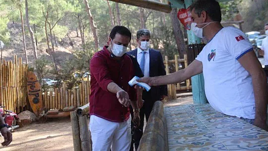 MASKE VE SOSYAL MESAFE DENETİMLERİ DEVAM EDİYOR