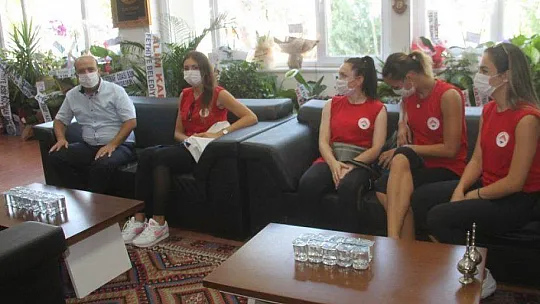 Bahçeşehir Spocuları Kaymakam Fırat'ı Ziyaret Etti