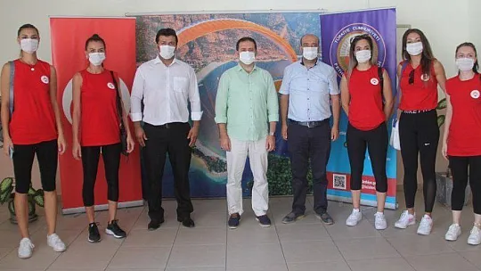 Bahçeşehir Spocuları Kaymakam Fırat'ı Ziyaret Etti