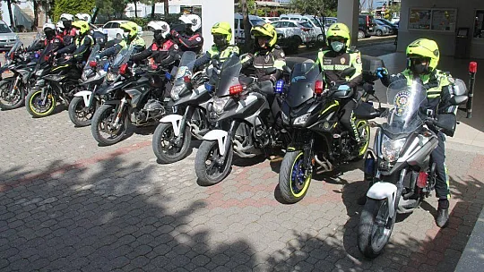 Bin Liralık Yardım Vatandaşa Evinde Teslim Oldu