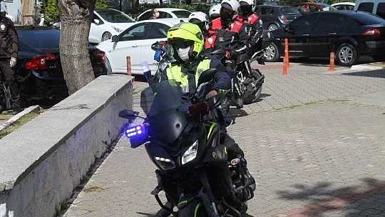 Bin Liralık Yardım Vatandaşa Evinde Teslim Oldu