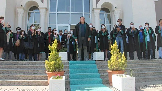 Taşer, 'Avukatlık yasası bizzat çiğnenmiştir'