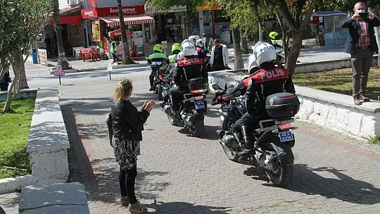 Bin Liralık Yardım Vatandaşa Evinde Teslim Oldu