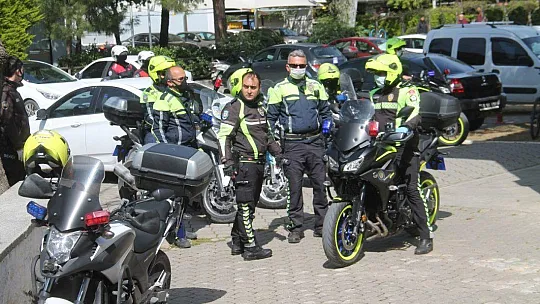 Bin Liralık Yardım Vatandaşa Evinde Teslim Oldu