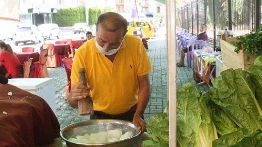 Serinlemek isteyenler kar şerbetini tercih ediyor 