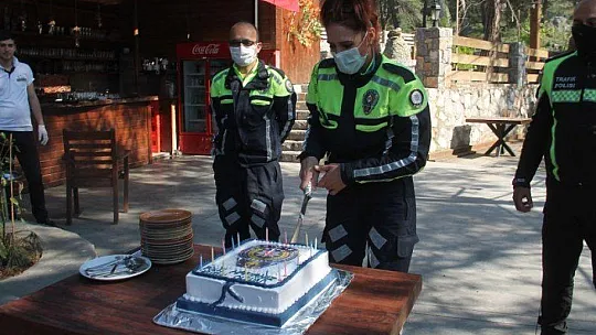 Fethiye'de Polis Ekiplerine Sürpriz Kutlama 