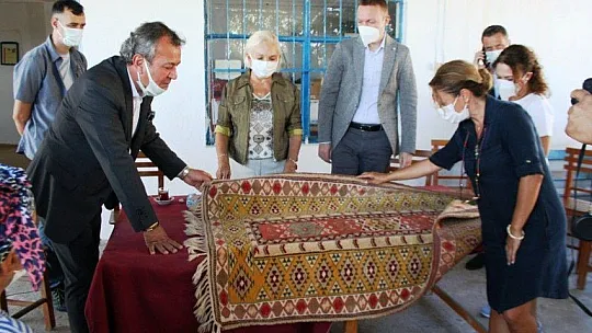 TOBB kadın girişimciler kurulu başkanı yanan mahalleleri ziyaret etti
