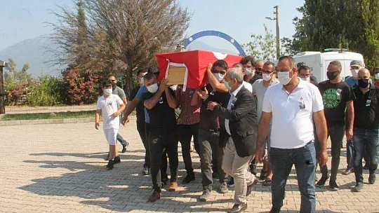 TEZKERE GÜNÜNDE TOPRAĞA VERİLDİ