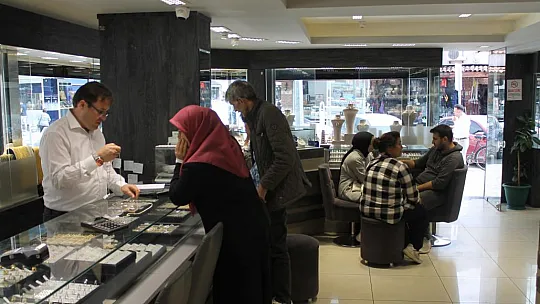 Altının Gözü Seçimlerde  