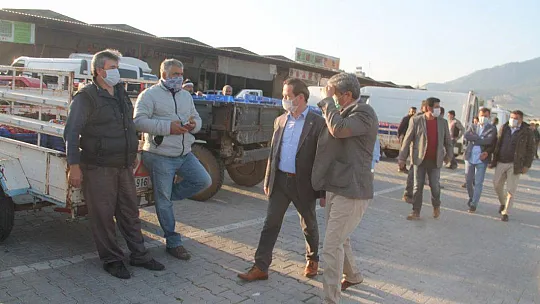 Başkan Öztürk üreticilerin ve komisyoncuların nabzını tuttu 
