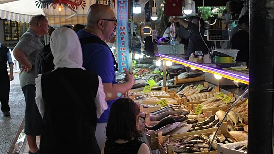 Balık fiyatları cep yakıyor