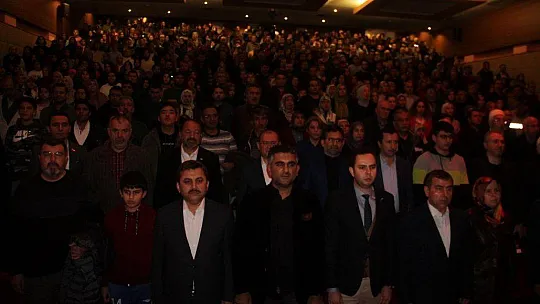 Hayati İnanç'a olan ilgi salona sığmadı