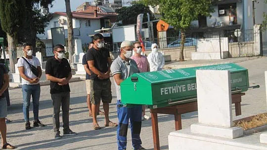KADINLAR BİRLİĞİ'NİN ZEYNEP ABLASI SON YOLCULUĞUNA UĞURLANDI
