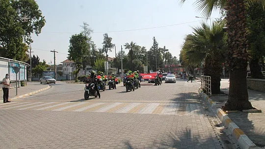 Emniyet ekiplerinden renkli kutlama 