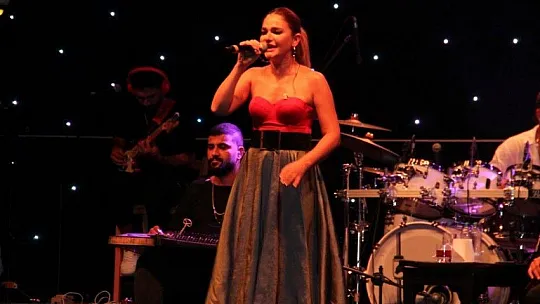 Barbunn Bistro'da Derya Bedavacı Rüzgarı Esti