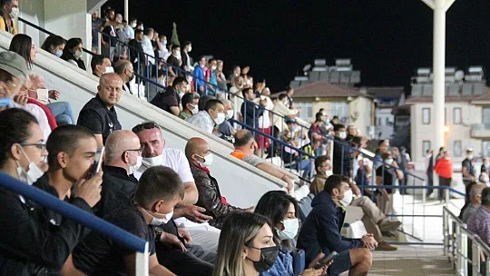 Başkan Esat Bakırcı pankart için apaçilere teşekkür etti