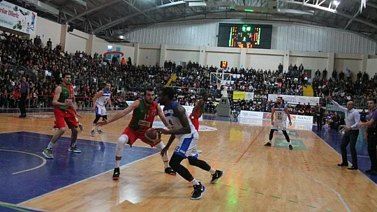 Yabancılarımız TBL'de Yılın Beşinde