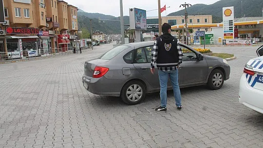 Fethiye'deki Kısıtlamada Çocuklar Uçurtma Uçurdu
