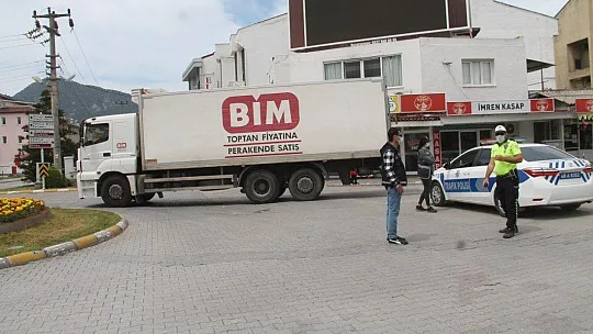 Fethiye'deki Kısıtlamada Çocuklar Uçurtma Uçurdu