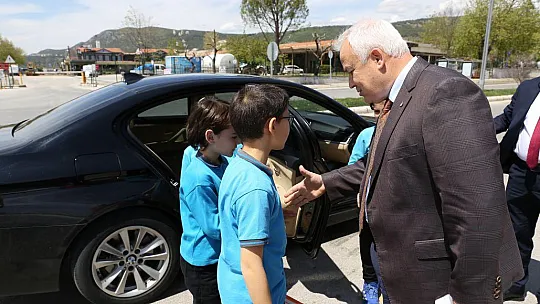 Meclise çocuklar damga vurdu