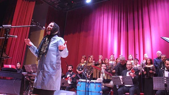 Yeşilçam Şarkıları Dinleyenleri Mest Etti 