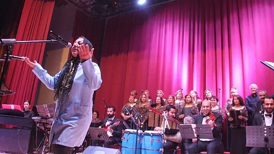 Yeşilçam Şarkıları Dinleyenleri Mest Etti 