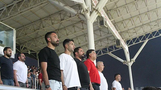 ZORLU KARŞILAŞMA BAŞLADI