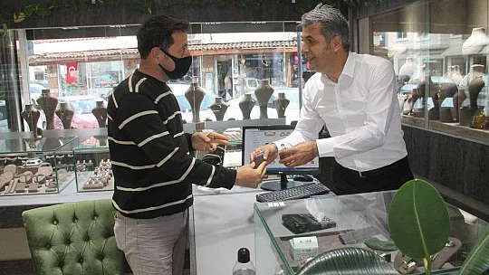 Fethiye'de Anneler Günü alışverişi telaşı