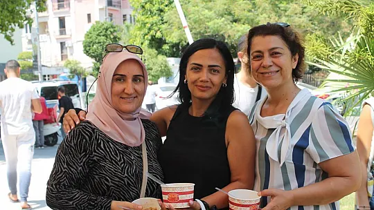 Kaymakam Karaman, Yeni Camide Aşure Dağıttı 