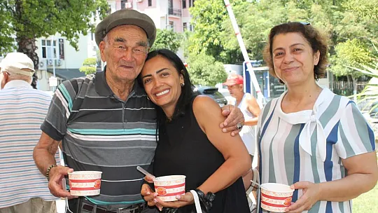 Kaymakam Karaman, Yeni Camide Aşure Dağıttı 