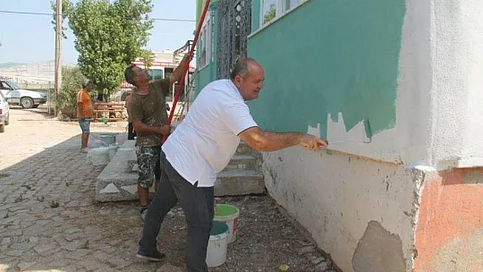 CHP Fethiye Mustafa Dal Camii'ni boyatıyor