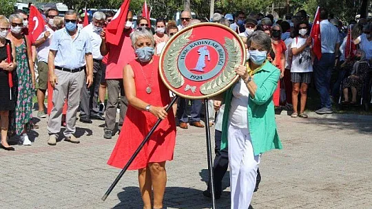 CHP ve STK'ların Zafer Bayramı coşkusu