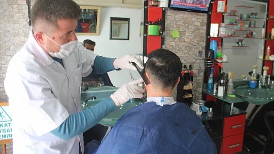 Fethiye'de berberler saat 24.00'e kadar açık