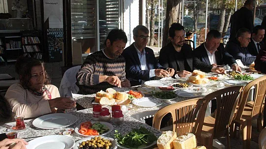 Göcekli esnaf 'Bu sorunu çözerse Alim Başkan çözer'