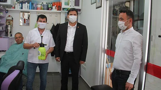Berber ve Kuaförlere Ücretsiz Dezenfektan, Eldiven ve Maske Dağıtımı Yapıldı