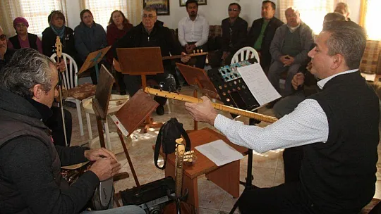 Türkülerin Babası Anıldı