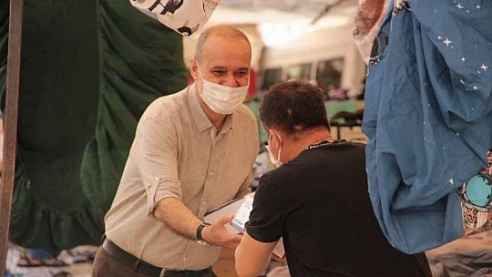 Ortaca Belediyesi'nden pazar esnafına 35 bin maske 