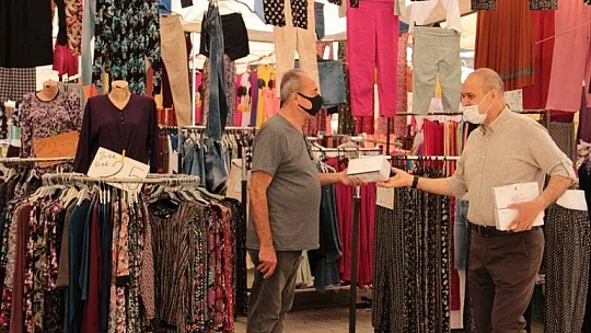 Ortaca Belediyesi'nden pazar esnafına 35 bin maske 