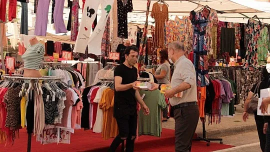 Ortaca Belediyesi'nden pazar esnafına 35 bin maske 